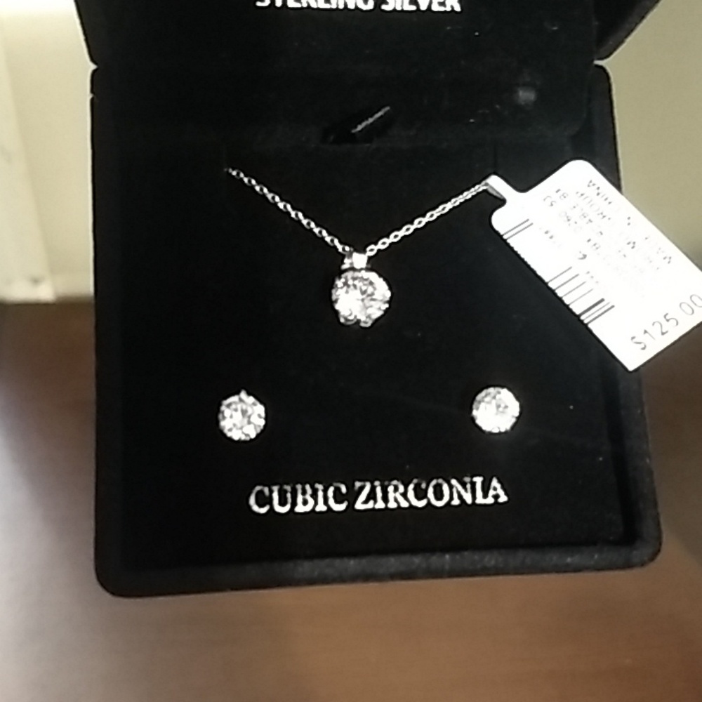 Giani B Sterling Silver Earrings & Necklace